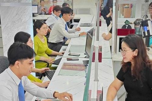 Người dân TP Hồ Chí Minh hài lòng với chính quyền địa phương hai cấp ngày đầu vận hành