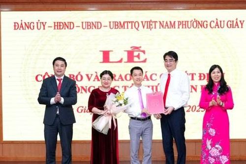 Phường Cầu Giấy: Đặt yêu cầu cao đối với công tác điều hành, phục vụ nhân dân
