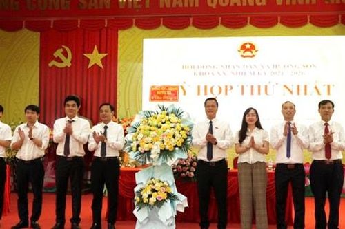 HĐND xã Hương Sơn kiện toàn bộ máy chính quyền