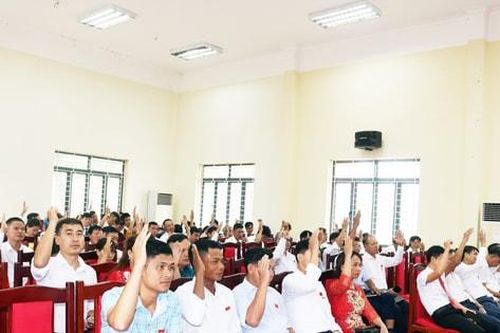 HĐND xã Hòa Phú họp kỳ đầu tiên, hoàn thiện bộ máy chính quyền mới