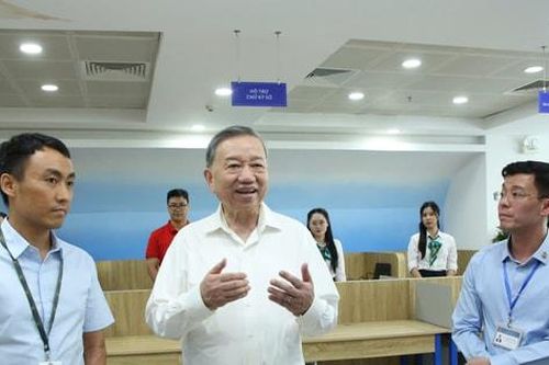 Tổng Bí thư Tô Lâm thăm Trung tâm Phục vụ hành chính công thành phố Hà Nội