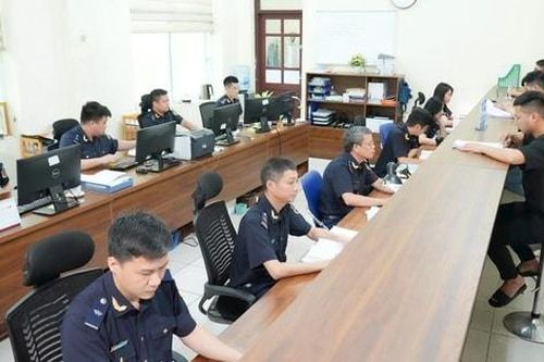 Giải quyết 50.300 tờ khai hải quan trong ngày đầu chính quyền địa phương hai cấp hoạt động