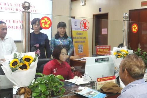Hà Nội vận hành chính quyền địa phương 2 cấp: công chức nỗ lực, người dân hài lòng