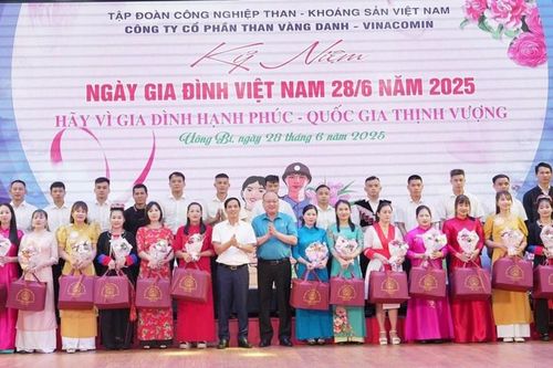 Tôn vinh 130 gia đình công nhân thợ mỏ tiêu biểu