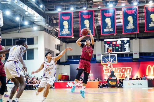 Kim Bản tỏa sáng giúp Saigon Heat đánh bại Nha Trang Dolphins