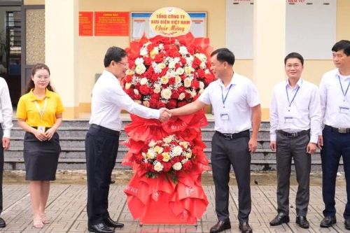 Bưu điện Việt Nam hỗ trợ Ủy ban nhân dân xã giải quyết thủ tục hành chính từ ngày 1/7/2025