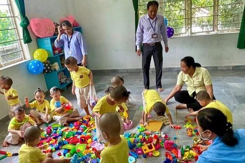 Nhiều cơ sở chăm sóc trẻ em còn sử dụng thực phẩm không rõ nguồn gốc