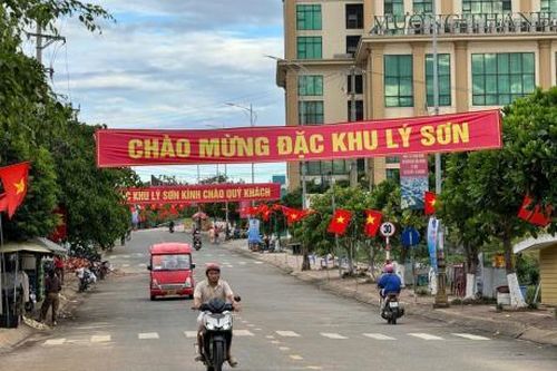Ngày mới ở Đặc khu Lý Sơn