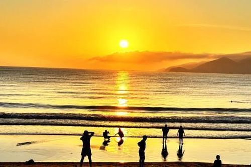 Xin để yên cho Nha Trang