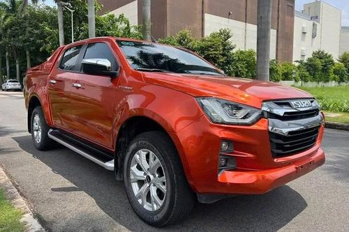 Isuzu D-Max 'ế ẩm', đại lý bán dưới 600 triệu để thu hồi vốn