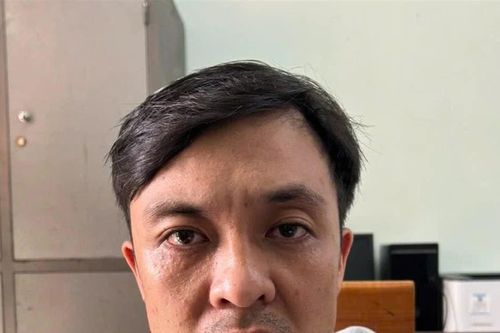 Đập kính xe ô tô trộm tài sản 'ném' vào game cờ bạc