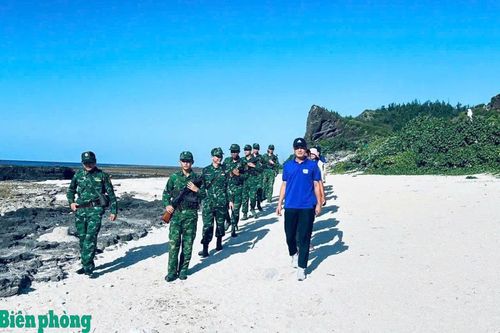 Vững vàng nơi đầu sóng, giữ vững chủ quyền đảo tiền tiêu Lý Sơn