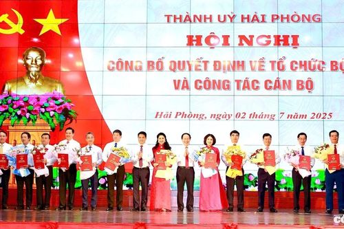 Hải Phòng: Công bố loạt quyết định quan trọng về tổ chức bộ máy và công tác cán bộ
