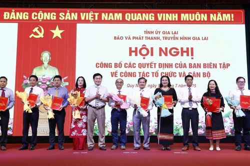 Báo và phát thanh, truyền hình Gia Lai công bố các quyết định về công tác tổ chức và cán bộ