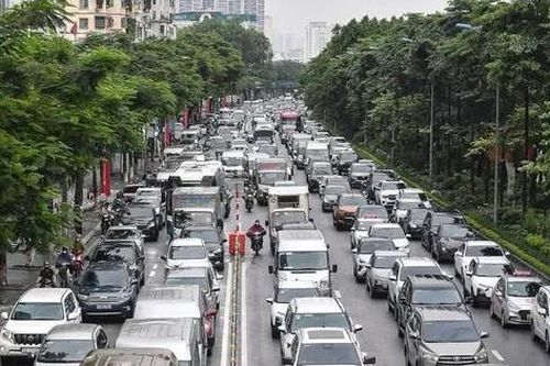 Điều chỉnh thời gian phân làn xe trên đường Phạm Văn Đồng