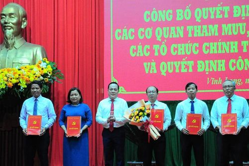 Vĩnh Long công bố lãnh đạo các cơ quan Đảng sau hợp nhất
