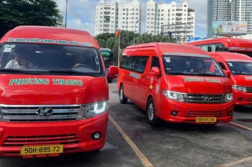Có một cán bộ từ Bình Dương về TPHCM làm việc bằng xe đưa rước miễn phí