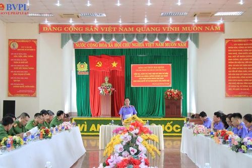 VKSND tối cao kiểm tra việc thực hiện thí điểm lao động ngoài trại tại Trại giam Tống Lê Chân