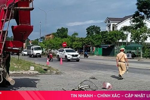 Xe bồn va chạm xe đạp, một phụ nữ tử vong
