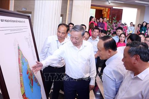 Sắp xếp lại giang sơn và sức mạnh đoàn kết: Để nghị quyết Đảng thấm sâu vào thực tiễn