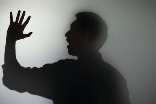 Giải cứu nam sinh bị 'thao túng tâm lý', ép vào nhà nghỉ giữa đêm