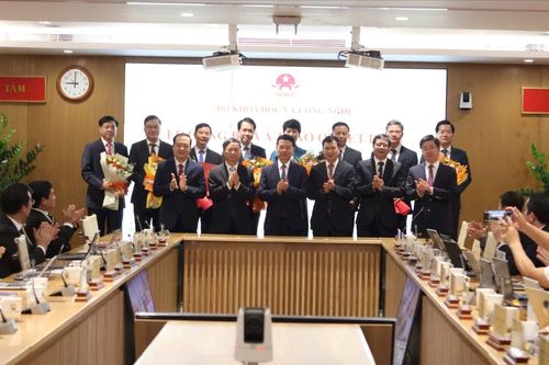 Bộ trưởng Nguyễn Mạnh Hùng: 'Thử thách lớn sẽ có năng lượng lớn, làm việc khó sẽ không khó nữa'