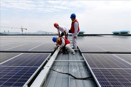 Tổng công suất lắp đặt điện Mặt Trời của Trung Quốc vượt mốc 1 tỷ kW