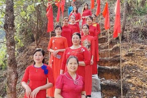 Lạng Sơn: Phụ nữ tích cực tham gia cùng bộ đội biên phòng quản lý đường biên cột mốc