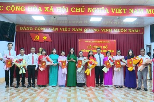 Phường Đông Gia Nghĩa công bố quyết định về công tác tổ chức - cán bộ