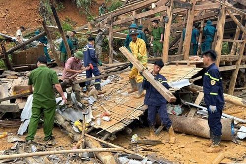 Hỗ trợ hộ dân di chuyển ra khỏi khu vực có nguy cơ sạt lở