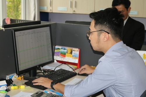 Doanh nghiệp phải thanh toán không dùng tiền mặt với hàng hóa giá trị từ 5 triệu đồng