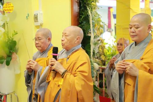 Phân ban Ni giới T.Ư viếng tang Ni trưởng Thích nữ Như Tâm