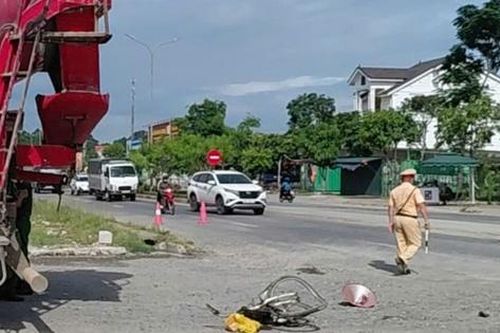 Người phụ nữ tử vong sau va chạm với xe bồn trên QL8 qua Hà Tĩnh