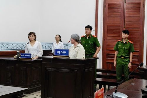 Nữ bị cáo người nước ngoài vận chuyển 3,5 kg heroin thoát án tử hình nhờ luật sửa đổi