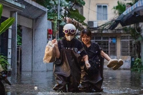 Ứng phó nguy cơ ngập lụt do mưa lớn kéo dài