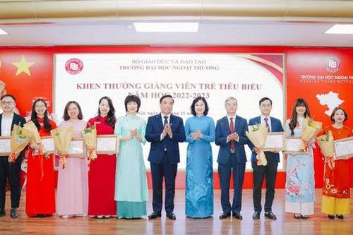 PGS,TS Phạm Thu Hương làm Hiệu trưởng Trường Đại học Ngoại thương