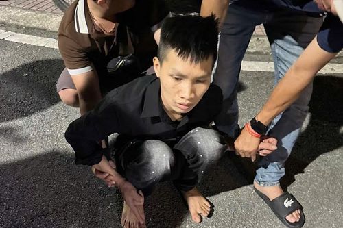 Cuộc hẹn lúc nửa khuya của 'Trái Tim Băng Giá' và 'Lạc Trôi'