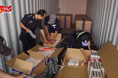 Hành trình khám phá các vụ buôn thuốc lá giả số lượng 'khủng'