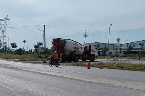 Xe bồn va chạm xe đạp, người phụ nữ 60 tuổi tử vong tại chỗ