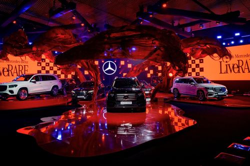 Thấy gì từ triển lãm dàn xe trăm tỷ của Mercedes-Benz tại Việt Nam?