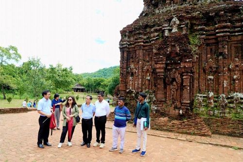 Phó đại sứ Ấn Độ tại Việt Nam thăm Di sản Mỹ Sơn