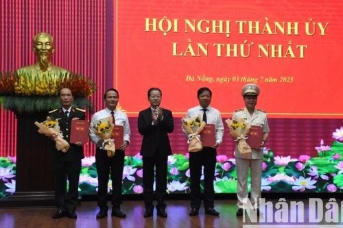Thành ủy Đà Nẵng công bố các quyết định về công tác tổ chức bộ máy và cán bộ