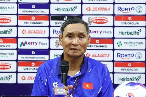Huấn luyện viên Mai Đức Chung hài lòng với chiến thắng 6-0 trước UAE