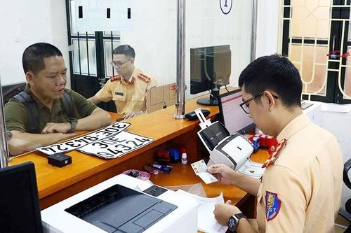 Áp dụng mức lệ phí mới khi đăng ký phương tiện giao thông