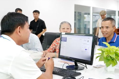 Tạo điều kiện để cán bộ yên tâm công tác