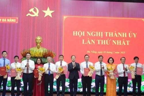 Đà Nẵng công bố các quyết định về tổ chức bộ máy và cán bộ chủ chốt