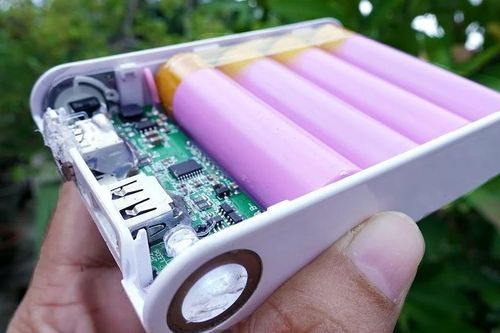 Tràn lan sạc dự phòng giá rẻ…