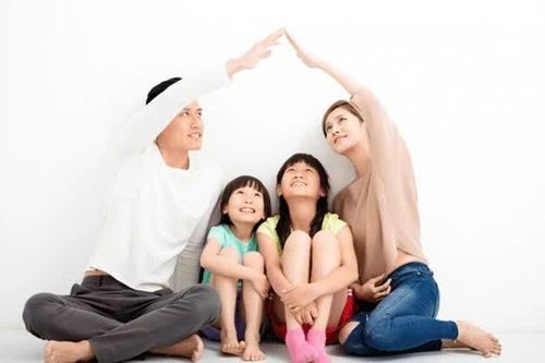 Muốn hôn nhân bền vững, hãy làm bạn đời của nhau