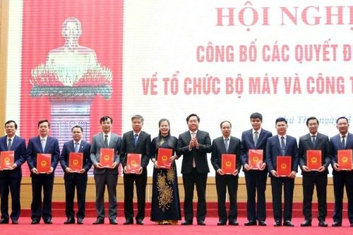 Tỉnh ủy Phú Thọ công bố các quyết định về tổ chức bộ máy và công tác cán bộ