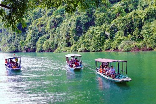 Phát triển du lịch hồ Ba Bể gồm vùng hạt nhân và 4 không gian chức năng